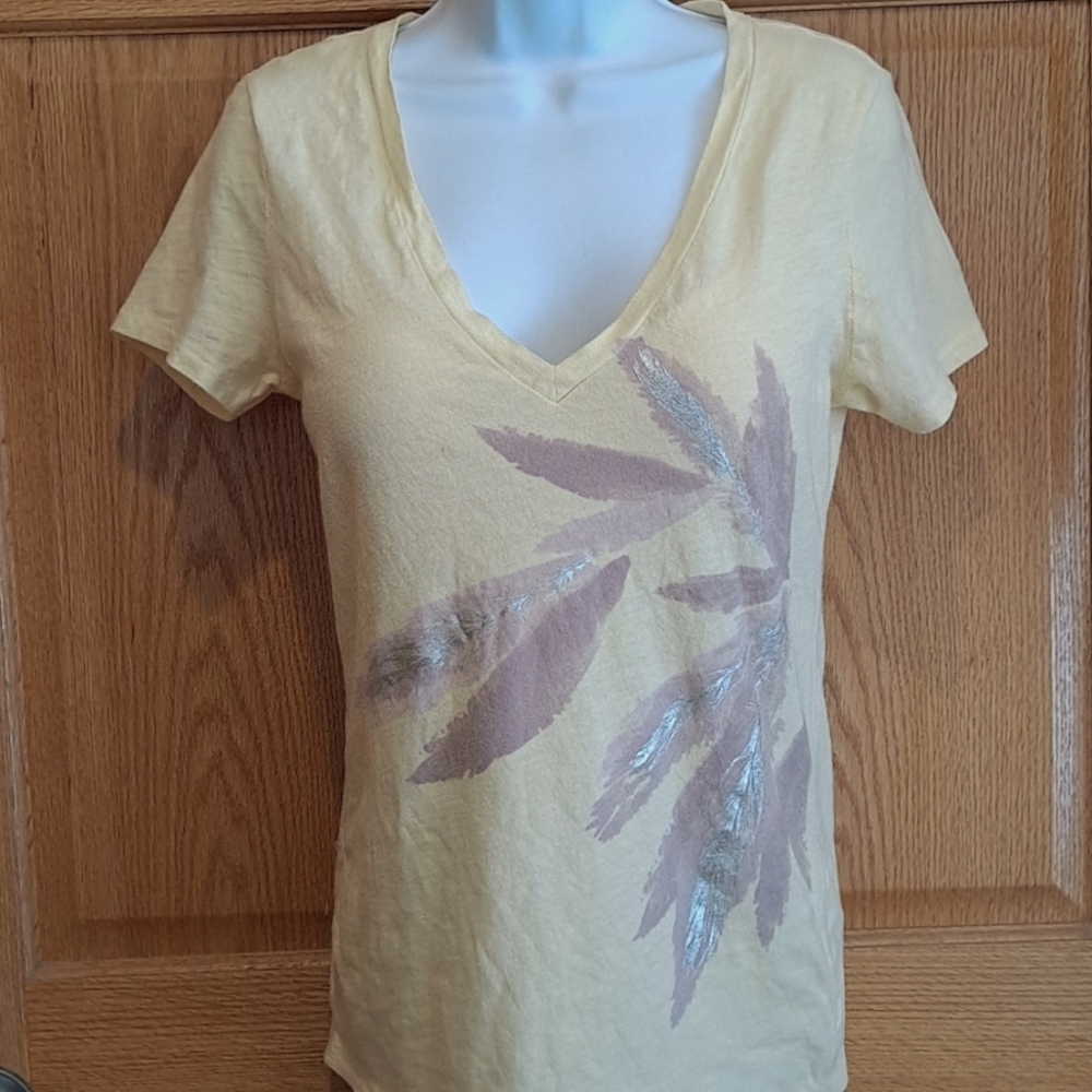 American Eagle Outfitters Yellow V-Neck Top With Feather Print - Picture 2 of 5